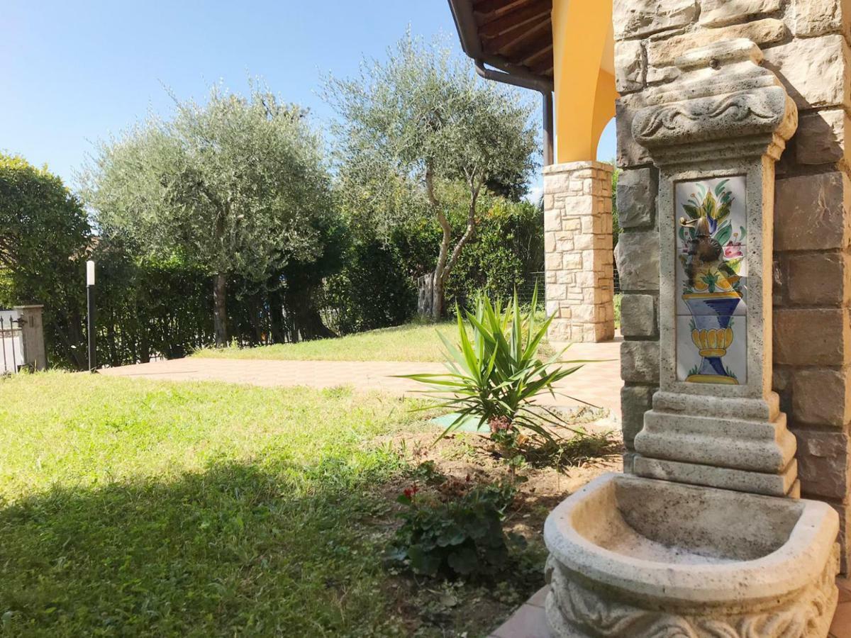 Villa The Sweet Rose With Pool Manerba del Garda Buitenkant foto